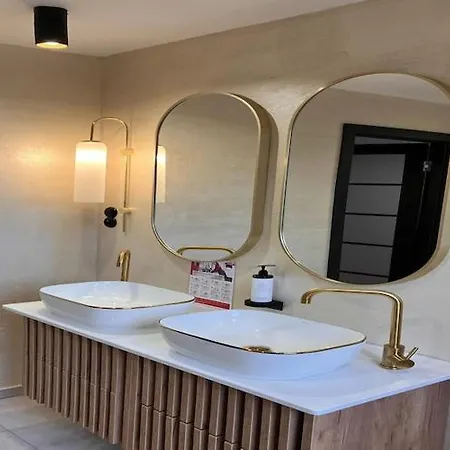 Very Large With Private Sauna Apartment *